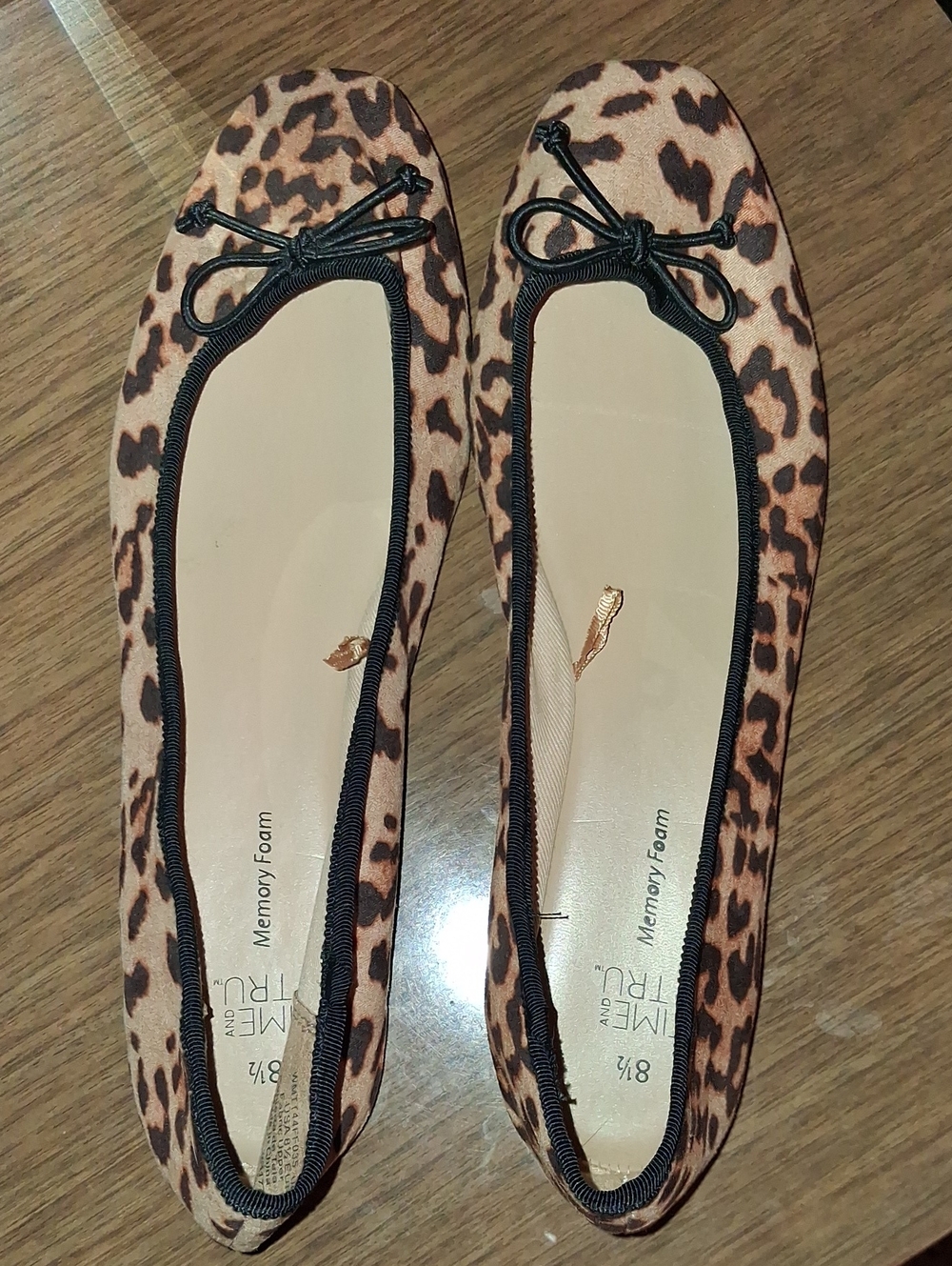 Time and Tru Womens Leopard-Print Ballet Flats with Black Trim Size 8.5 New